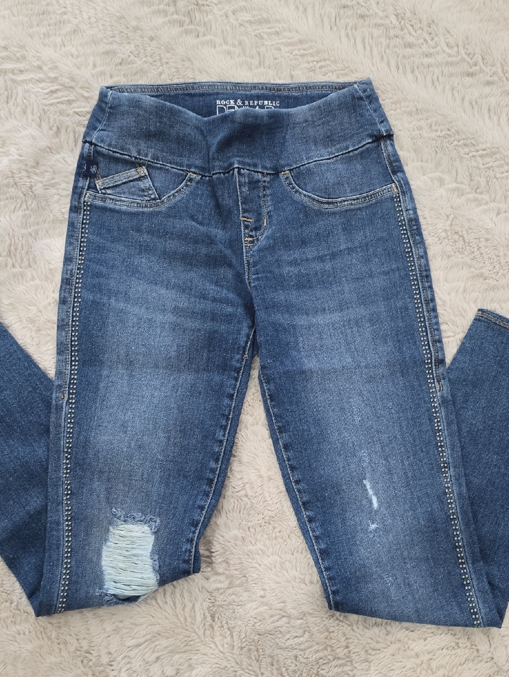 Rock & Republic Women’s Mid-Blue Skinny Jeans with Distressed Detail
